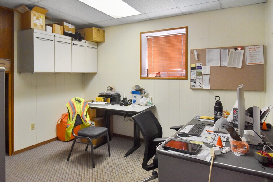 More Photos Of 603 E 2nd St, Ogallala Showroom For Sale