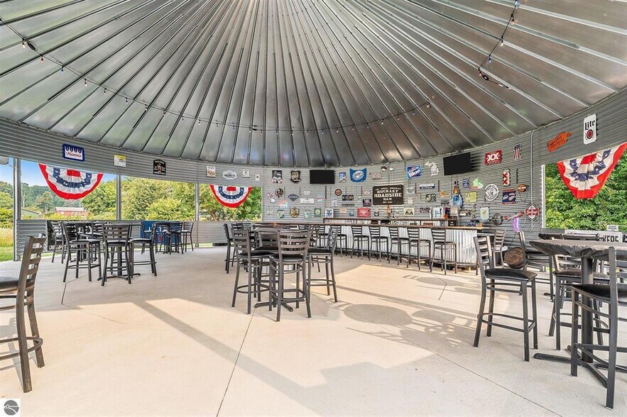 More Photos Of 116 W Wexford Ave, Buckley General Retail For Sale