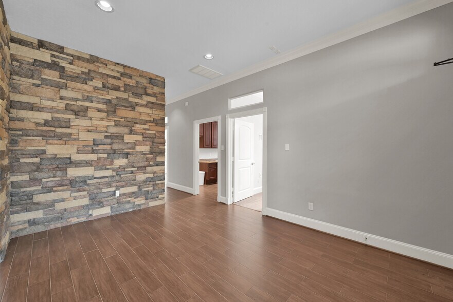 More Photos Of 25511 Budde Rd, The Woodlands Office For Lease