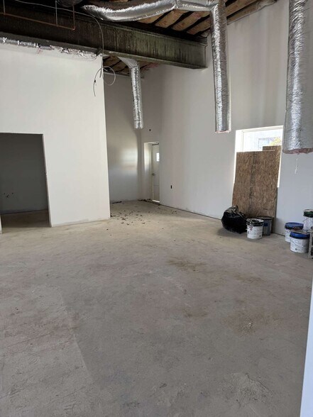 More Photos Of 7513-7519 Maple Ave, Pennsauken Restaurant For Lease