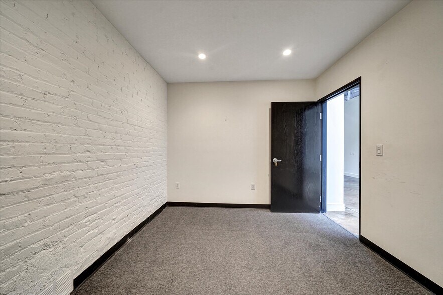 More Photos Of 1305 N Catalina St, Los Angeles Loft Creative Space For Lease