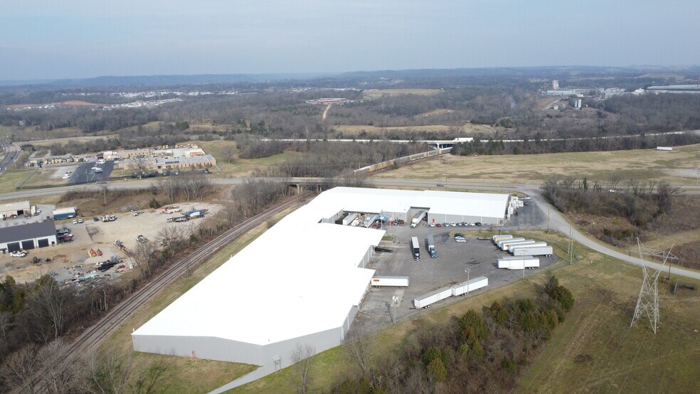 More Photos Of 801 N James Campbell Blvd, Columbia Distribution For Lease