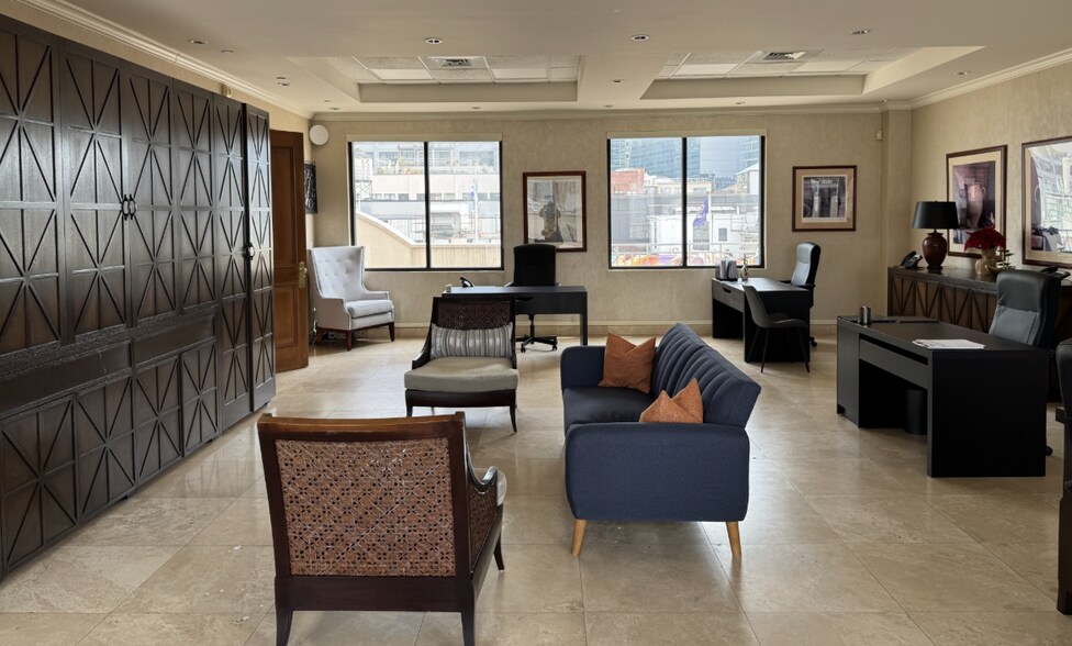 More Photos Of 43-24 21st St, Long Island City Warehouse For Lease