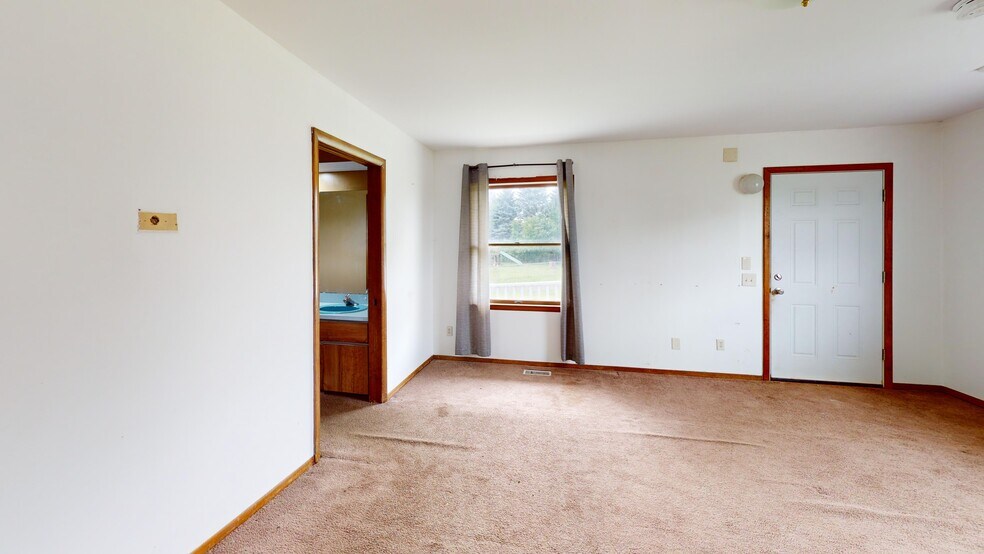 More Photos Of 3965 Parsons Rd, Howell General Retail For Sale