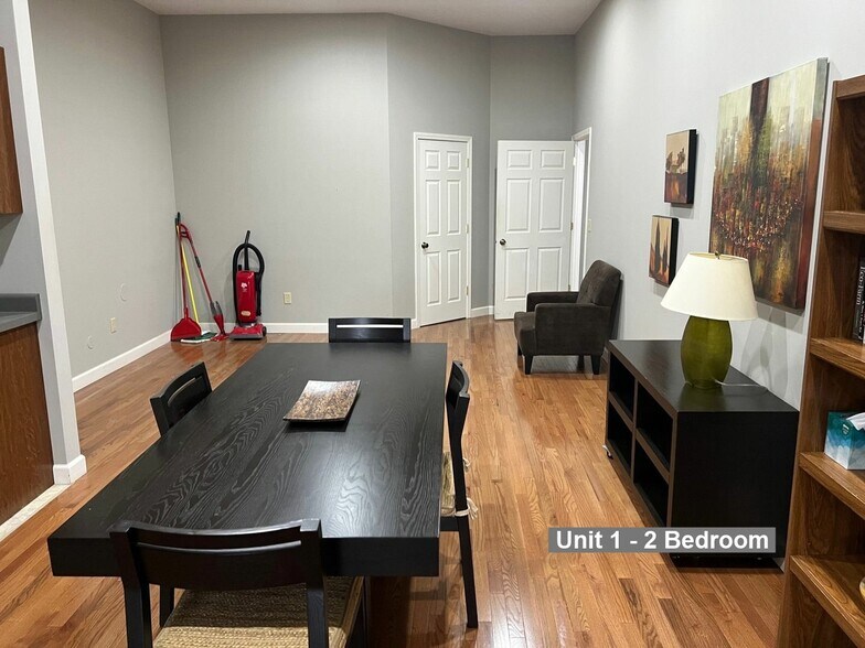 More Photos Of 127 W Taylor St, Grant Park Apartments For Sale