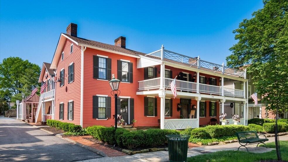 Primary Photo Of 313 Broadway E, Granville Hotel For Lease