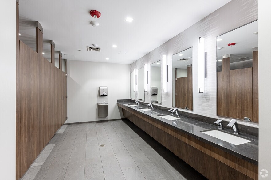 More Photos Of 1600 SW 80th Ter, Plantation Unknown For Lease