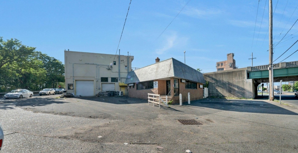 More Photos Of 800 Grand Ave, Ridgefield Bar For Sale