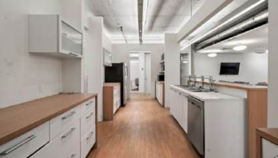 More Photos Of 1010 Rue de Sérigny, Longueuil Office For Lease