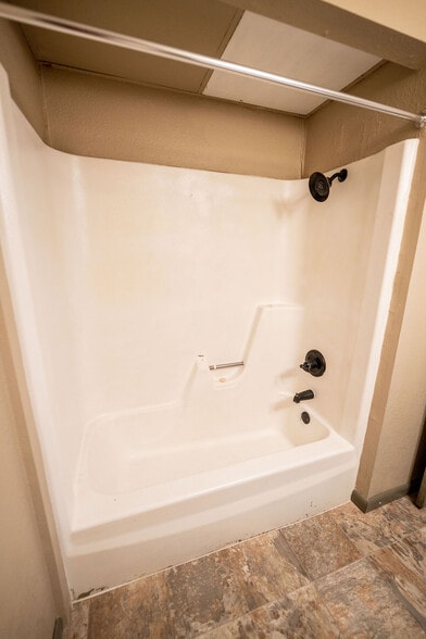 More Photos Of 300 E Windsor, Arkansas City Apartments For Sale