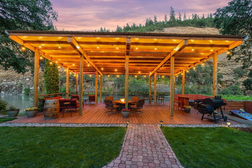 More Photos Of 218 2nd St, Klickitat Hotel For Sale