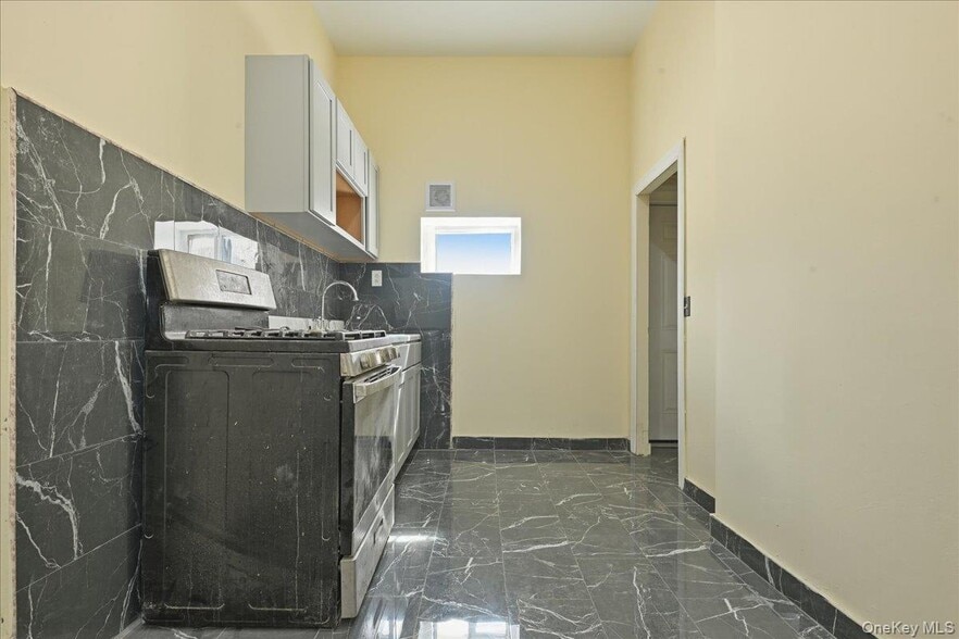 More Photos Of 126-10 Jamaica Ave, Richmond Hill Storefront Retail Residential For Sale