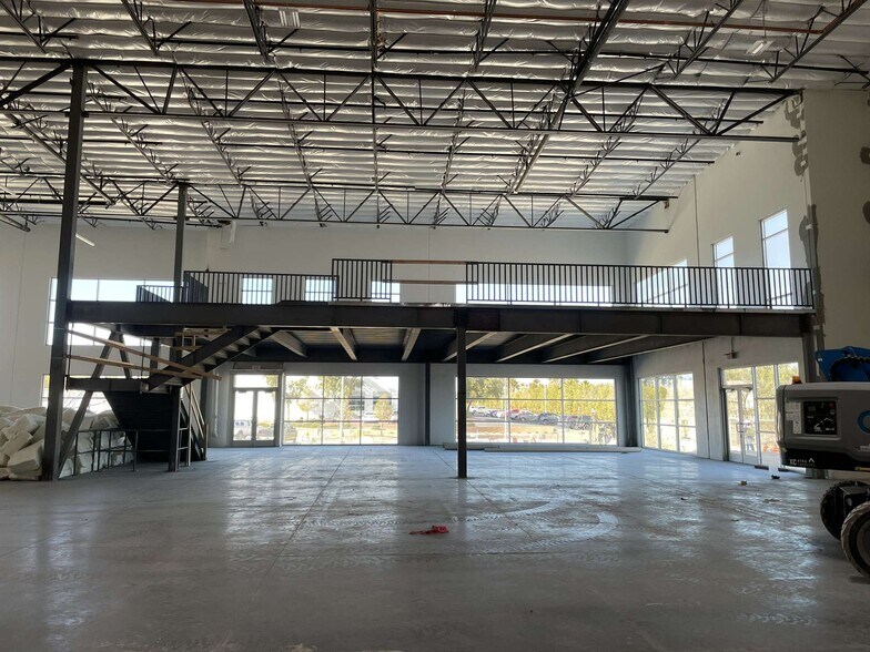 More Photos Of 6370 S Pioneer Way, Las Vegas Manufacturing For Lease