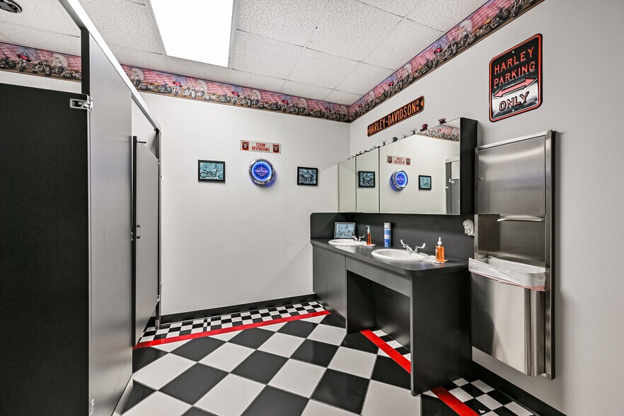 More Photos Of 4701 Preston Ave, Pasadena Office Residential For Sale