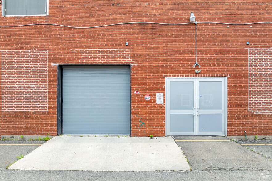More Photos Of 41 Bancker St, Englewood Warehouse For Lease