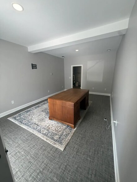 More Photos Of 2110-2112 Stone St, Port Huron Office Residential For Lease