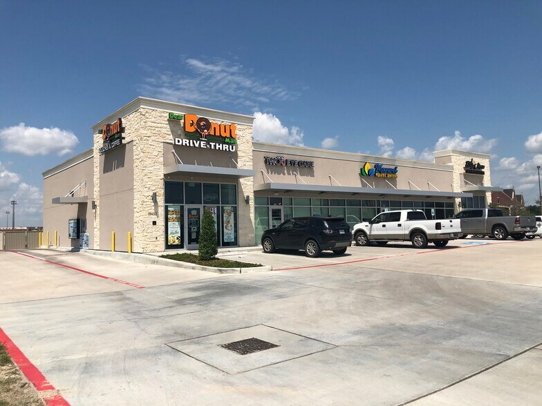 More Photos Of 19427 Highway 6 Hwy, Manvel Storefront Retail Office For Lease