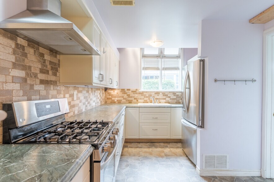 More Photos Of 131 King St E, Cobourg Multifamily For Sale