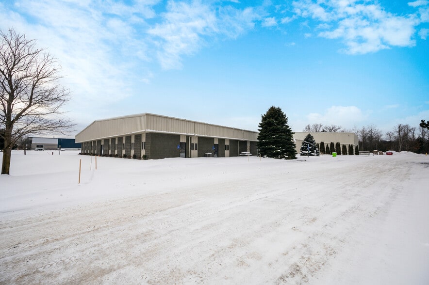 More Photos Of 2291 Traversefield Dr, Traverse City Manufacturing For Lease