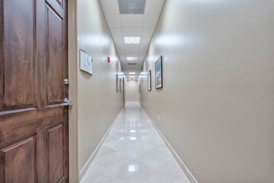 More Photos Of 7301 Wiles Rd, Coral Springs Medical For Sale
