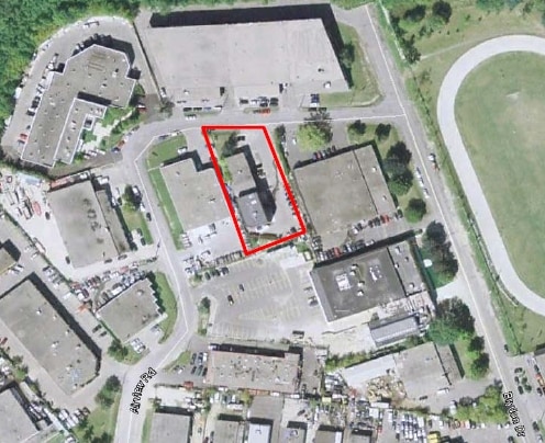 More Photos Of 15 Airview Rd, Toronto Service For Lease