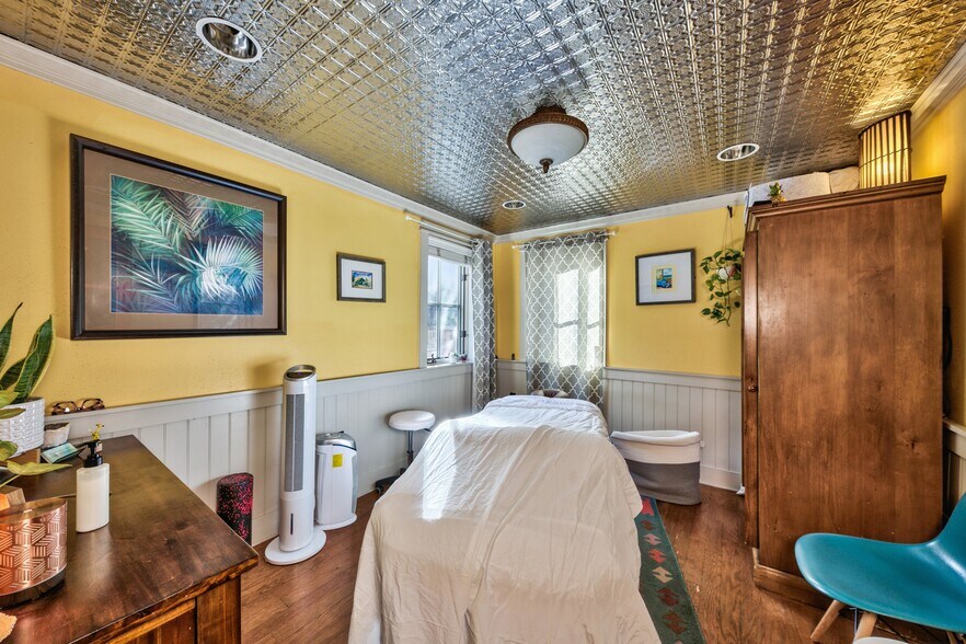 More Photos Of 10116 Jibboom St, Truckee Office Residential For Sale