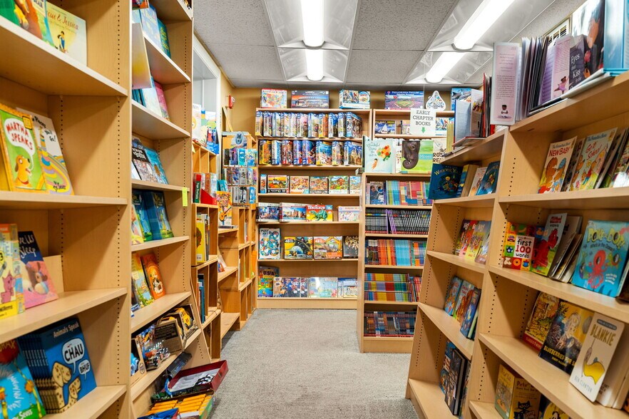 More Photos Of 504 Main St, Medfield Office For Sale