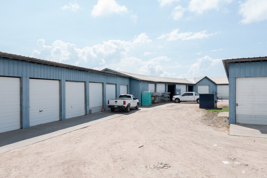 More Photos Of 4820 Pean St, Galveston Warehouse For Sale