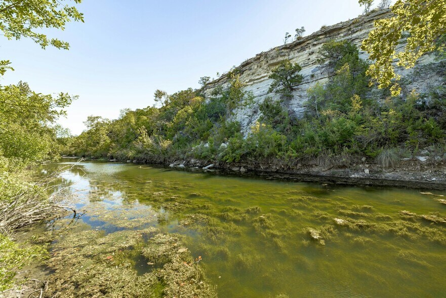 More Photos Of 1030 County Road 279, Liberty Hill Hotel For Sale