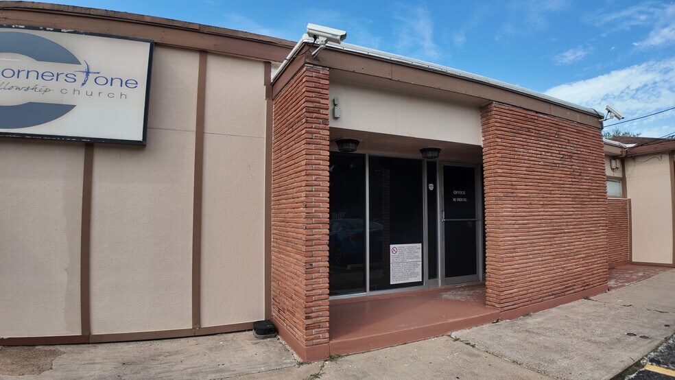 More Photos Of 322 Laurel St, La Marque Freestanding For Sale