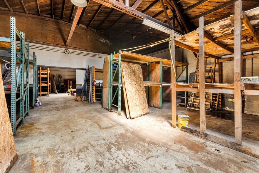 More Photos Of 5417 Adeline St, Oakland Auto Repair For Sale