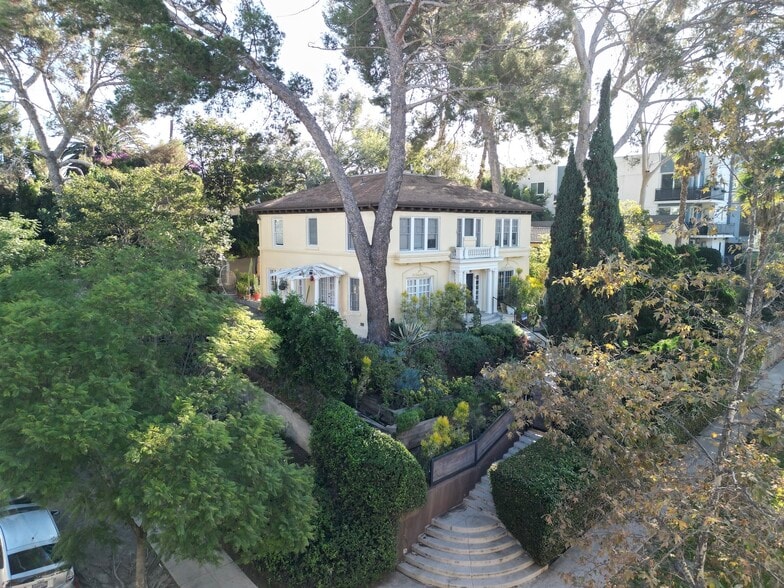 More Photos Of 200-208 S Westmoreland Ave, Los Angeles Multifamily For Sale