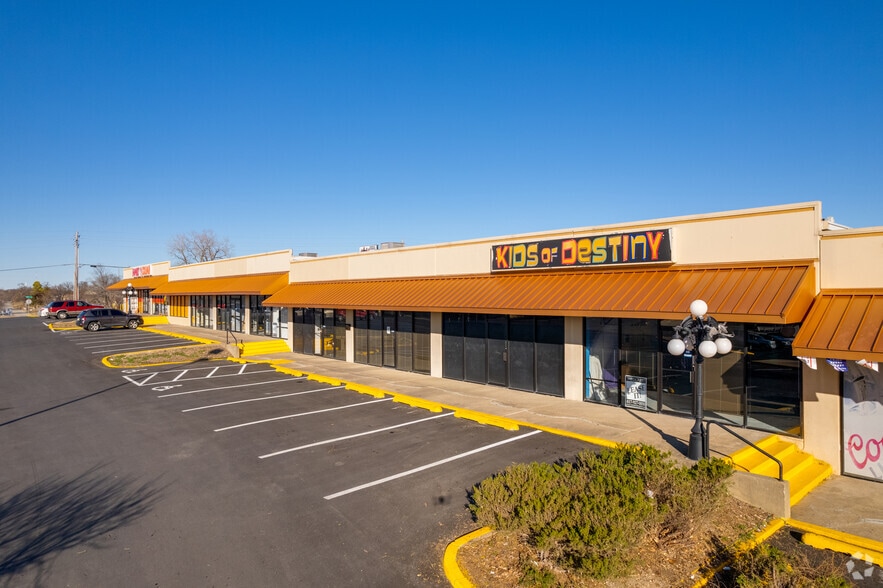 More Photos Of 6161 S 33rd West Ave, Tulsa Unknown For Lease