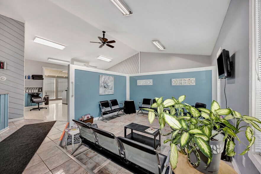 More Photos Of 1188 Pyramid Hill Blvd, Hamilton Flex For Sale