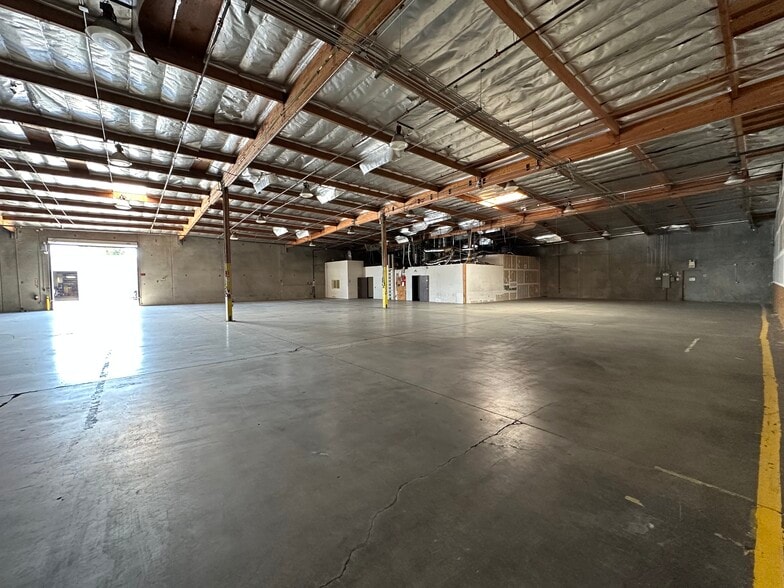 More Photos Of 3070 Skyway Dr, Santa Maria Warehouse For Lease