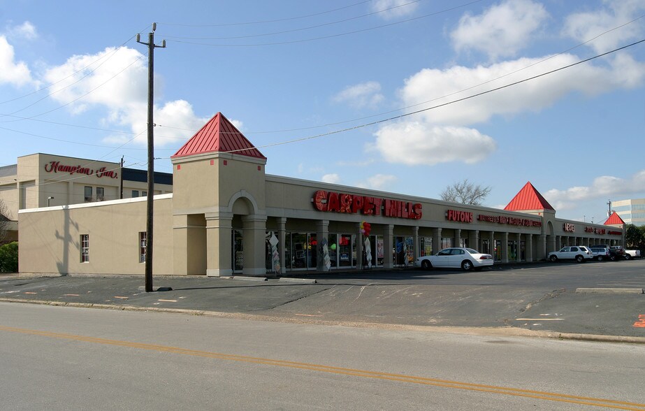 More Photos Of 11301-11329 Katy Fwy, Houston General Retail For Sale