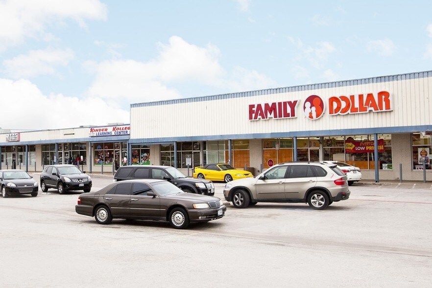 More Photos Of 2550 W Red Bird Ln, Dallas Unknown For Lease