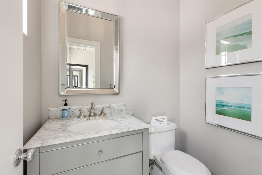 More Photos Of 20485-20489 Mack Ave, Grosse Pointe Woods Storefront For Sale