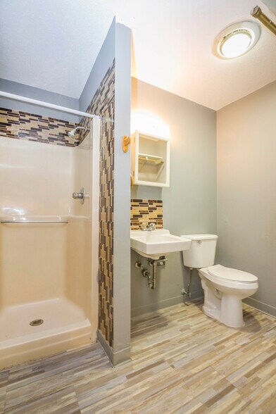 More Photos Of 1316 22nd St, Des Moines Apartments For Sale