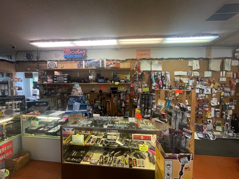 Primary Photo Of 608 E Pershing Ave, Riverton Storefront For Sale