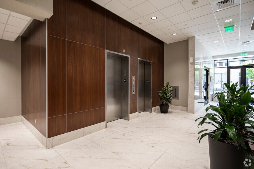 More Photos Of 225 Holmes Ave, Huntsville Office For Lease