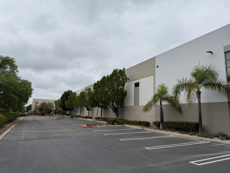 More Photos Of 1201 Maulhardt Ave, Oxnard Warehouse For Lease