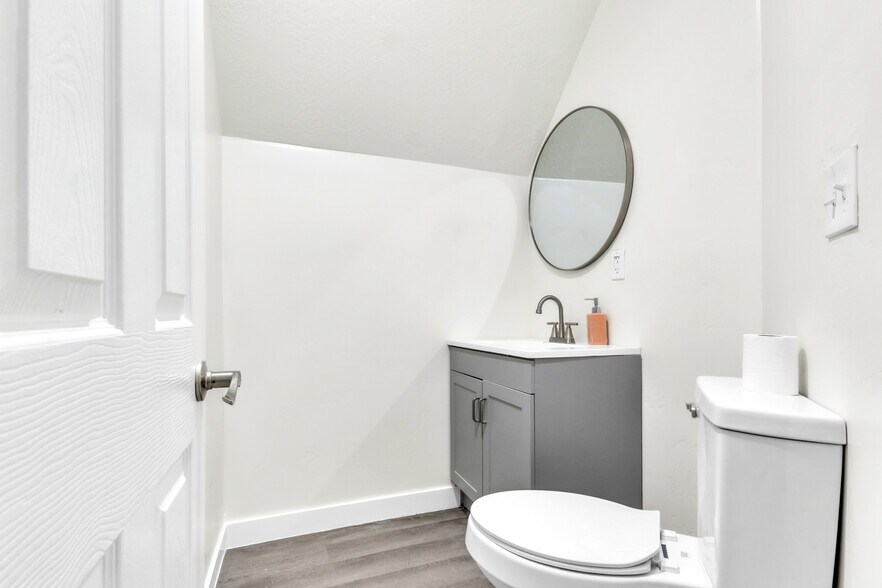 More Photos Of 32 E Utah Ave, Payson General Retail For Lease