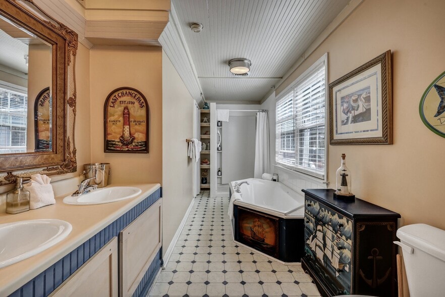 More Photos Of 24 Van Horne Ave, Tybee Island Hospitality For Sale