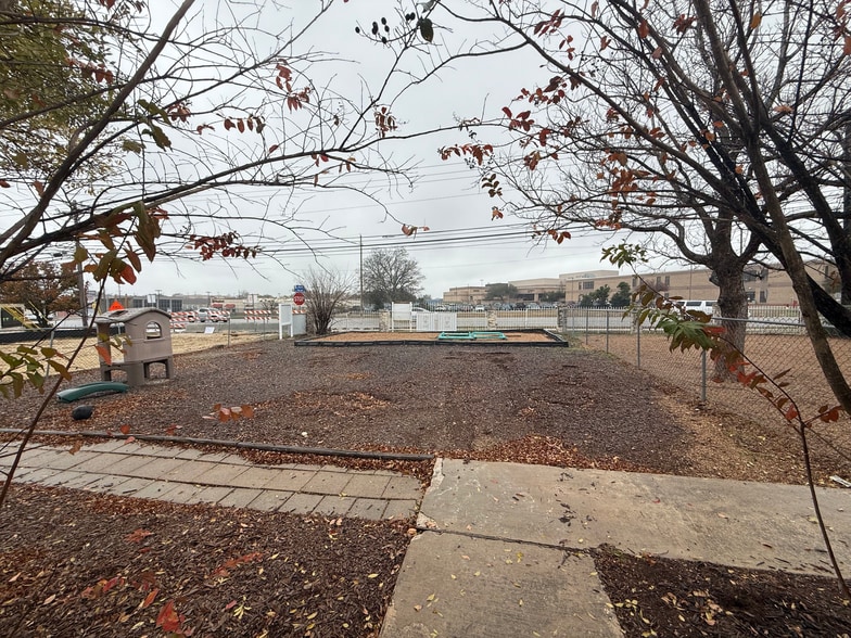 More Photos Of 1204 W Pecan St, Pflugerville Specialty For Lease