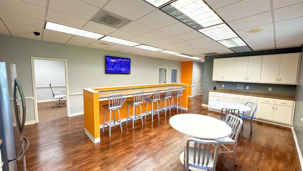 More Photos Of 2303 Dawson Rd, Albany Office For Lease