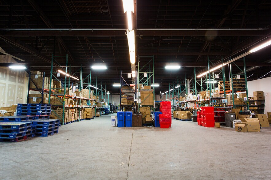 More Photos Of 2155 S Carpenter St, Chicago Warehouse For Lease