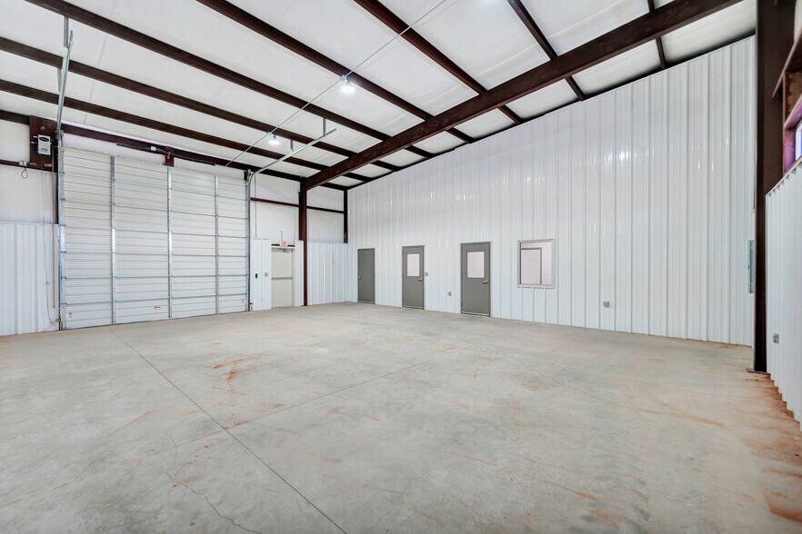More Photos Of 7509 W Industrial Ave, Midland Warehouse For Lease