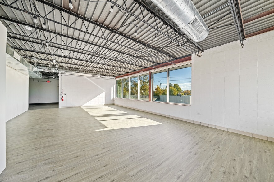 More Photos Of 6145 Troost Ave, Kansas City General Retail For Sale