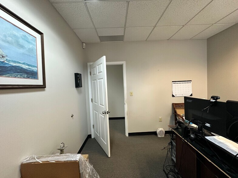 More Photos Of 1385 Weber Industrial Dr, Cumming Distribution For Lease